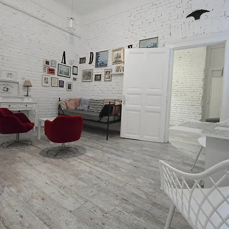 Wolf With Terrace Apartment Budapest