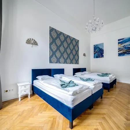 Andrassy Grandeur With Indoor Parking Apartment *