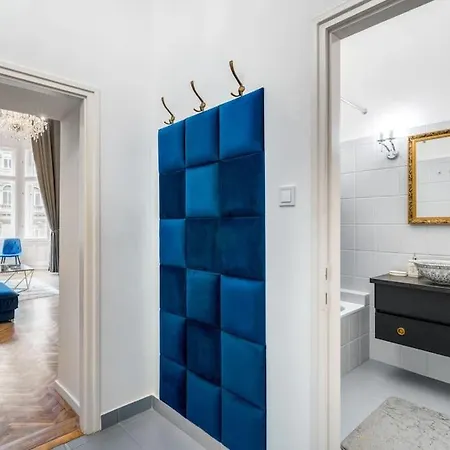 Apartment Andrassy Grandeur With Indoor Parking Budapest