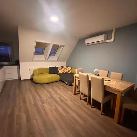 Rediapartmanok Apartament *