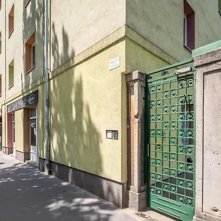 Apartman Cozy Stylish Studio For 2 People