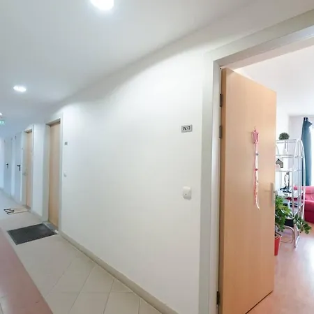 Bright And Homey Ac Near The Center Budapest