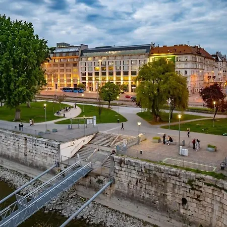 Apartament Chic Flat With River View