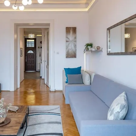 Chic Flat With River View Apartament *