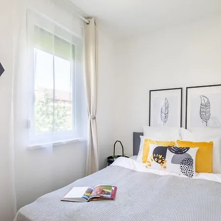 Appartement Sunny Balcony - Cute And Cozy *