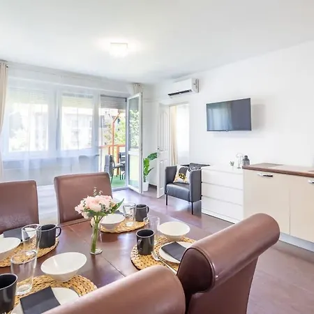 Sunny Balcony - Cute And Cozy Appartement *
