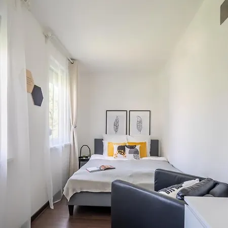 Sunny Balcony - Cute And Cozy Boedapest
