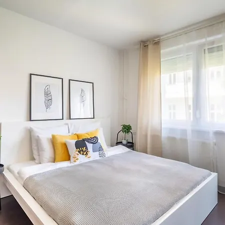Sunny Balcony - Cute And Cozy Appartement Boedapest