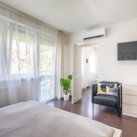 Sunny Balcony - Cute And Cozy Appartement *