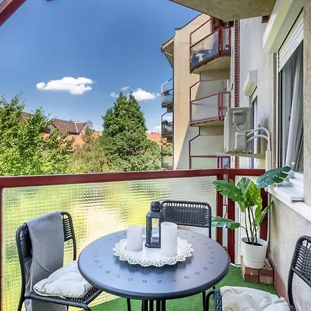 Appartement Sunny Balcony - Cute And Cozy Boedapest
