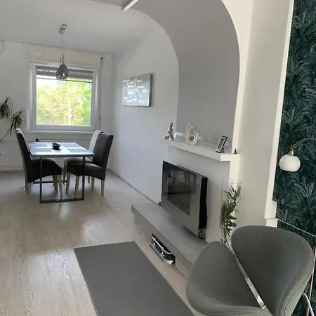 Panorama On The Hill With Free Garage Apartment