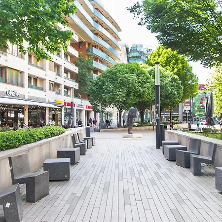 Corvin Gem With Parking Daire Budapeşte
