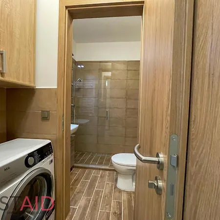 Mira - Hostaid Apartment Budapest