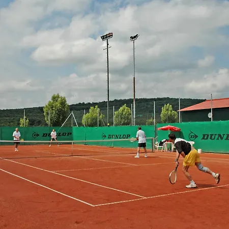 Hotel Petneházy Club