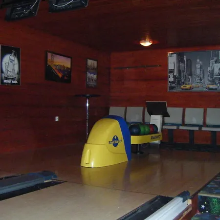 Motel Williams Village Bowling & Country Club