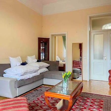 Apartman Spacious Retreat By Puskas Arena *