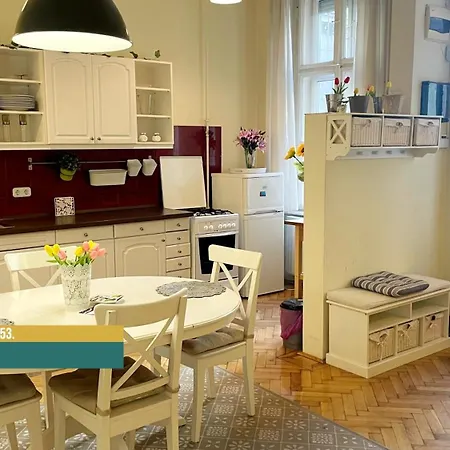 Little Americas Music Academy Apartment *
