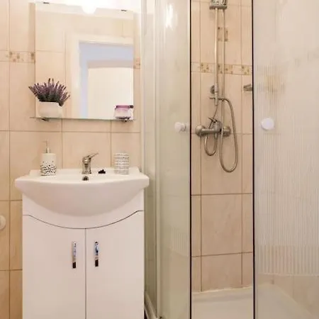 Apartment Comfortable Flat With Prime Location Near Oktogon Budapest