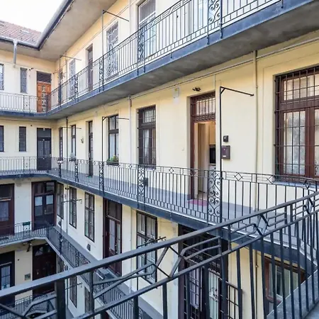 Vamhaz Boulevard Budapest