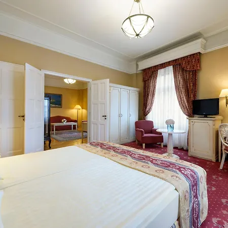 Danubius Astoria Center 4*