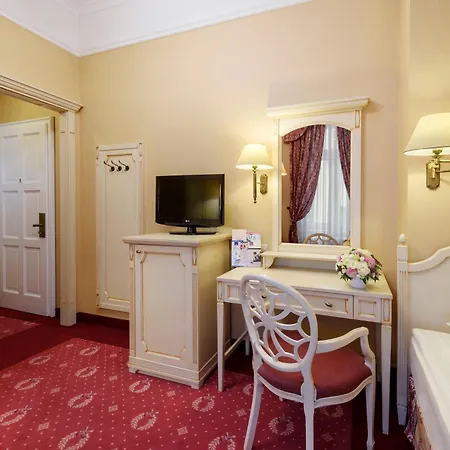 Danubius Astoria Center Szálloda 4*