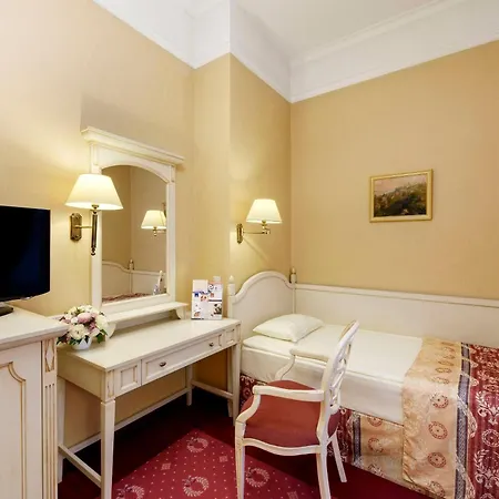 Danubius Astoria Center Szálloda 4*