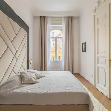 Palace Inn- Downtown * Budapest