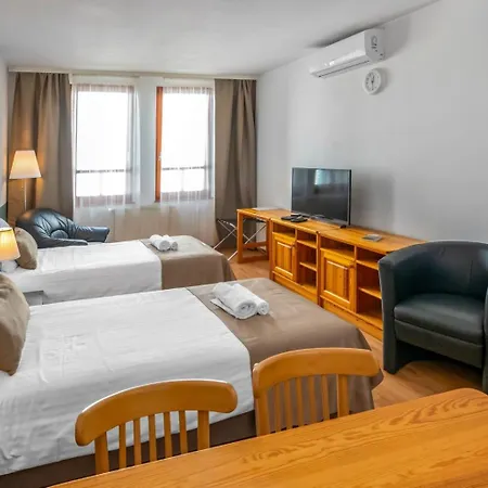 Corvin Aparthotel *