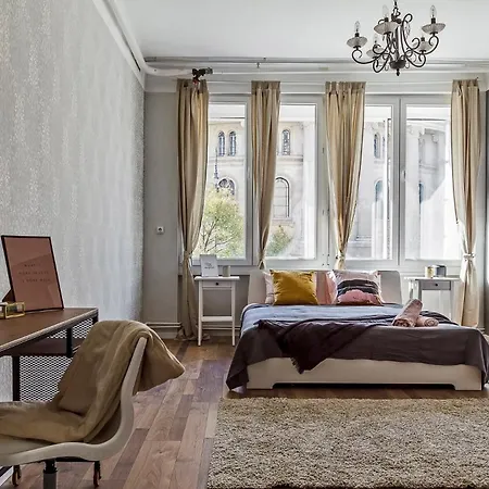 Cozy 4 Bedroom Overlooking The Basilica * Budapest