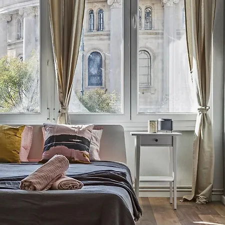 Apartment Cozy 4 Bedroom Overlooking The Basilica *