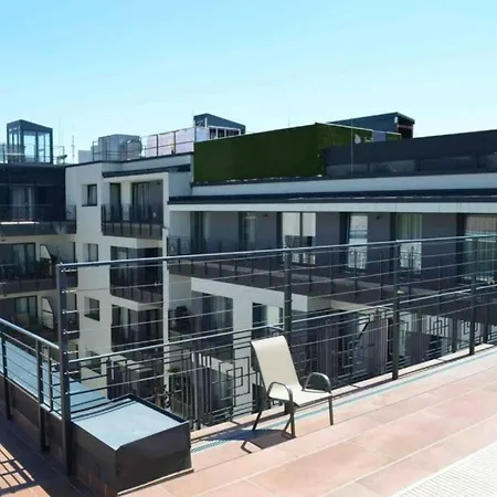 Romantic By Andrassy Street With Garage And Rooftop Pool Boedapest