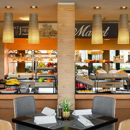 Ξενοδοχείο Novotel Danube 4*
