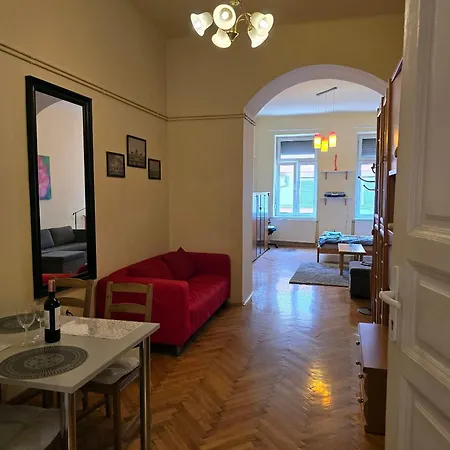 Apartment Urban Nest