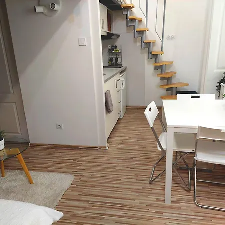 Stanka's Close To Opera Apartment