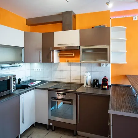 Free Parking- Gellert View 4ppl Apartment