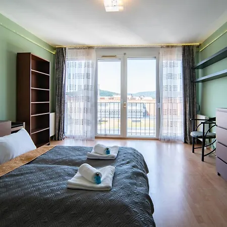 Free Parking- Gellert View 4ppl Apartment Budapest