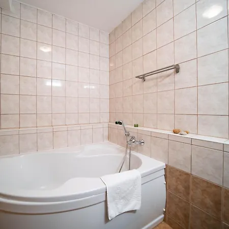 Free Parking- Gellert View 4ppl * Budapest