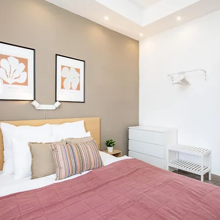 Apartment Sunny Three Bedroom Budapest