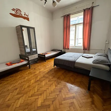 Boomerang * Budapest