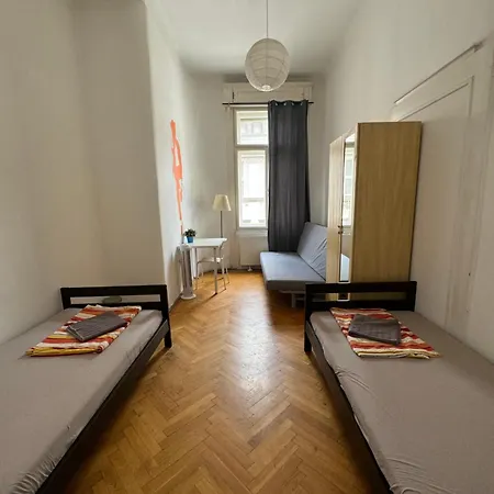 Boomerang * Budapest