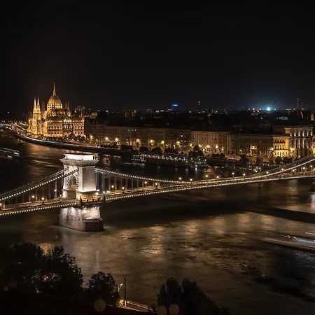 Apartment Bright Apartment In The Most Beautiful Street Of Budapest Vaci Street, Fashion Street