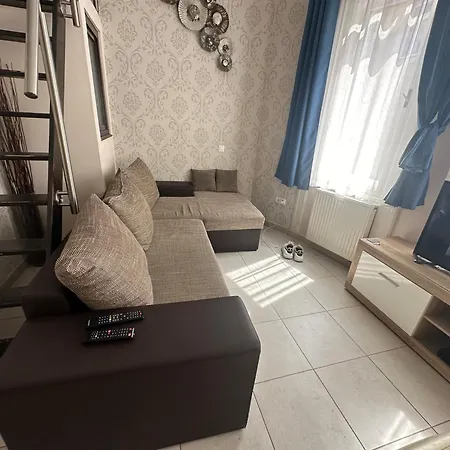Bright Apartment In The Most Beautiful Street Of Budapest Vaci Street, Fashion Street Budapest