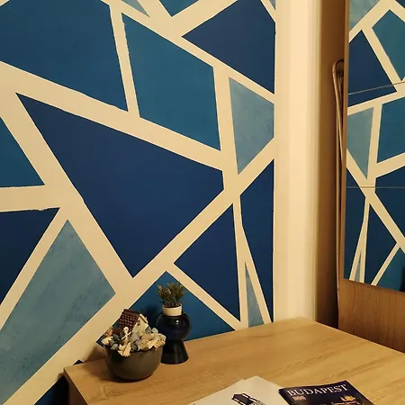 Blueroom - 15-minute Walk From Danube Apartment