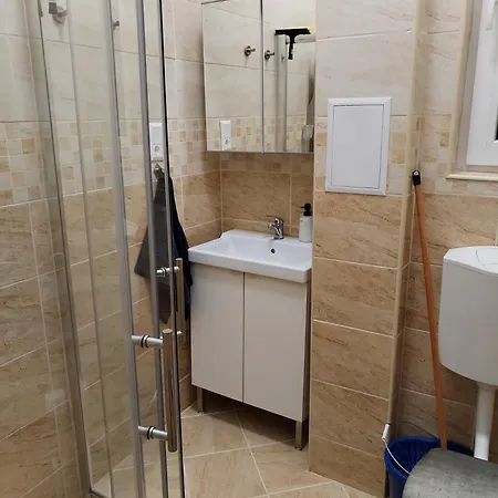 Blueroom - 15-minute Walk From Danube Apartment *