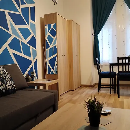 Blueroom - 15-minute Walk From Danube Budapest