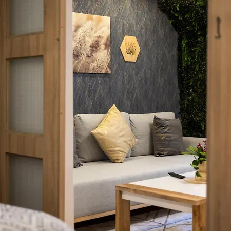 Cozy & Homy In The Heart Of Apartment *