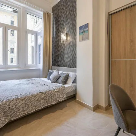 Cozy & Homy In The Heart Of Apartment *