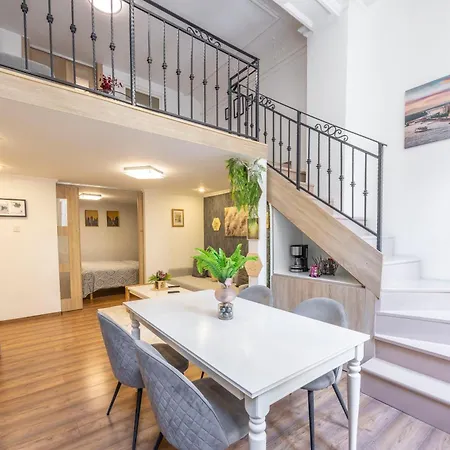 Cozy & Homy In The Heart Of *