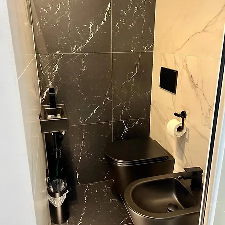 Golden At Erzsebet Bridge Apartment Budapest
