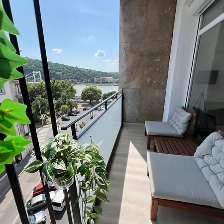 Apartment Golden At Erzsebet Bridge *
